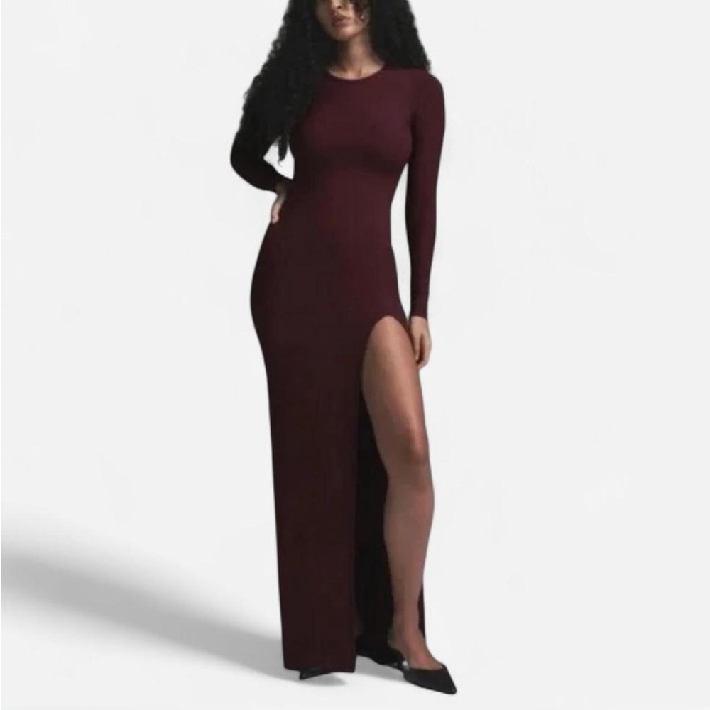 SKIM *NWT SOFT LOUNGE BOAT NECK LONG DRESS | COLOR: BORDEAUX | SIZE: S
